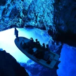 Visita a la cueva azul